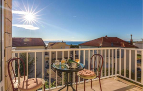3 Bedroom Amazing Apartment In Makarska